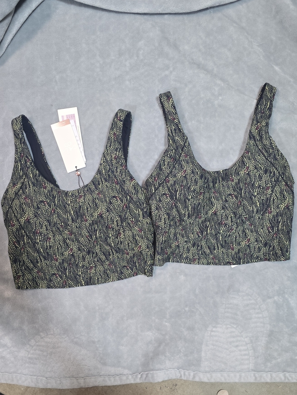 CALIA by Carrie Underwood Green and Black Patterned Cropped Tank